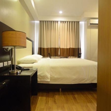 Ever O Business Hotel Замбоанга Экстерьер фото